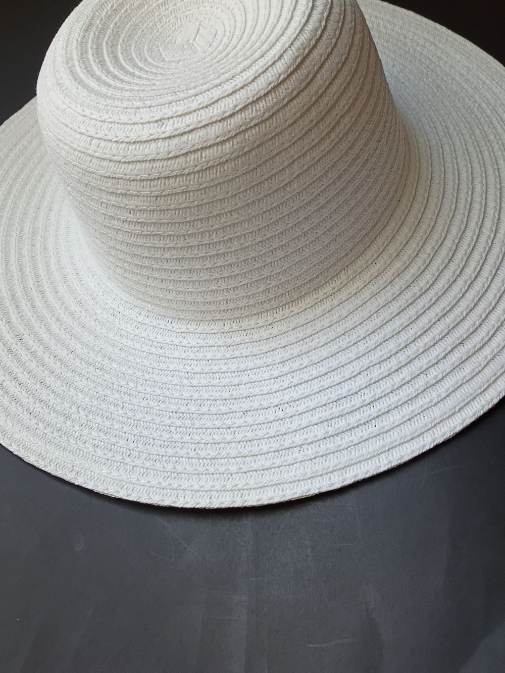 Time and Tru Women’s Wide Brim Straw Hat in White